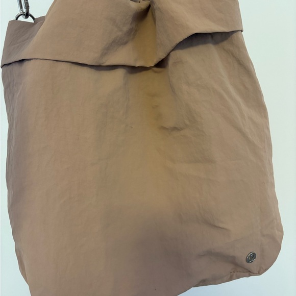 Lululemon On My Level Tote Bag 20L – Antique Blush Pink - Picture 3 of 5